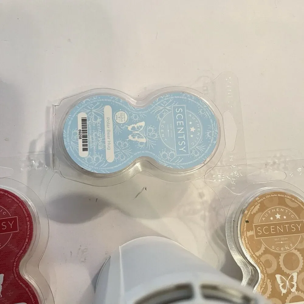 Scentsy Go White With USB Cable For Charging & 9 Scent Pods - Picture 4 of 10
